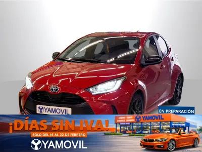 Usado Toyota Yaris Plus 116 CV (85 kW) 2023 Rojo Utilitario