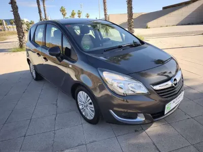Usado Opel Meriva Excellence 140 HP (102 kW) 2014 Cinzento Monovolume