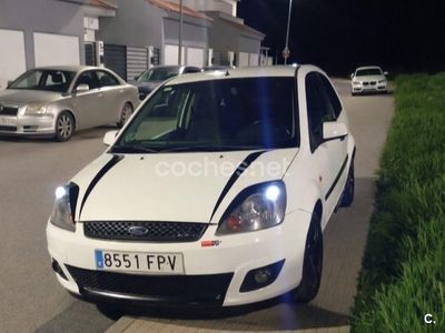 Usado Ford Fiesta 68 CV (50 kW) 2007 Blanco Utilitario