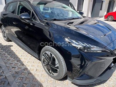 Begagnad MG MG4 EV 2025 Eléctrico Halvkombi