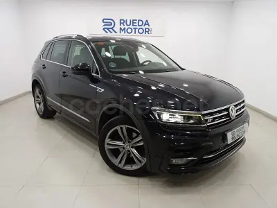 Käytetty VW Tiguan Sportline 150 HP (110 kW) 2019 Musta Katumaasturi