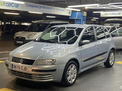 Usado Fiat Stilo Dynamic 115 CV (84 kW) 2003 Azul Berlina