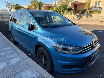 Usado VW Touran Business 115 CV (84 kW) 2019 Azul Monovolumen