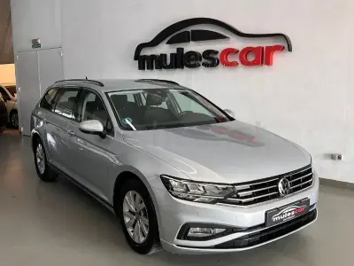 Usado VW Passat Business 122 CV (89 kW) 2023 Gris / plata Familiar