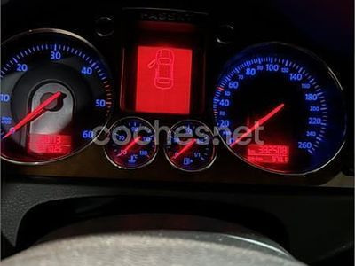 Gris / plata Usado 2005 VW Passat Highline Berlina | 2999 € (Un poco caro)