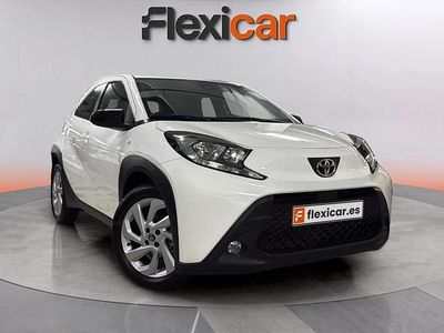 Usado Toyota Aygo X Play 72 CV (52 kW) 2023 Blanco SUV