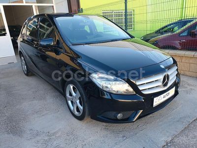 Mercedes B200