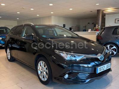 Toyota Auris Hybrid