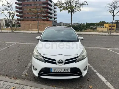 Usado Toyota Verso Comfort 112 CV (82 kW) 2015 Blanco Monovolumen