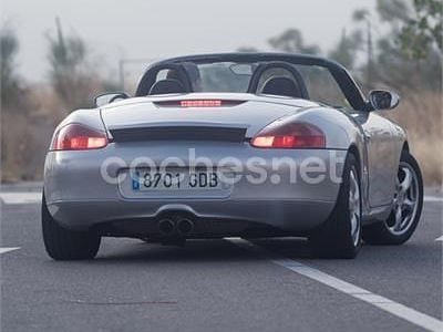 Usado Porsche Boxster 220 CV (161 kW) 2001 Gris / plata Descapotable