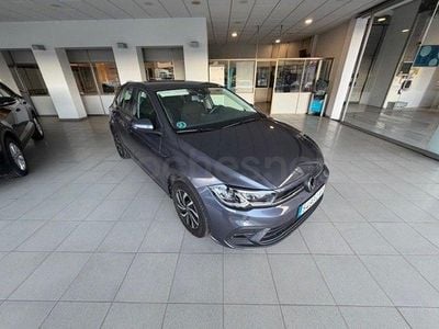 Usado VW Polo Life 95 CV (69 kW) 2022 Gris / plata Berlina
