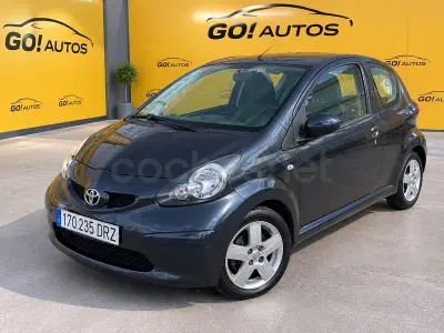 Usado Toyota Aygo Sport 68 CV (50 kW) 2005 Negro Utilitario