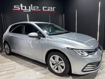 Usado VW Golf VIII Life 110 CV (80 kW) 2021 Gris / plata Berlina