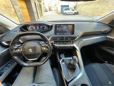 Usado Peugeot 5008 Active 130 CV (95 kW) 2018 Azul SUV