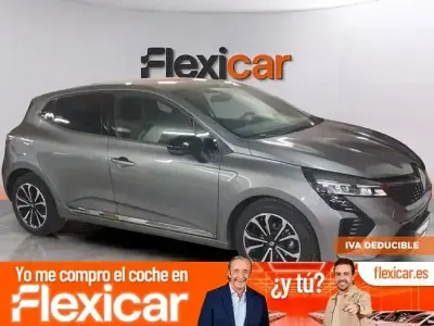 Usado Renault Clio Techno 90 CV (66 kW) 2024 Gris Utilitario