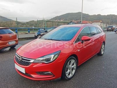 Usado Opel Astra Selective 136 CV (100 kW) 2019 Rojo Familiar