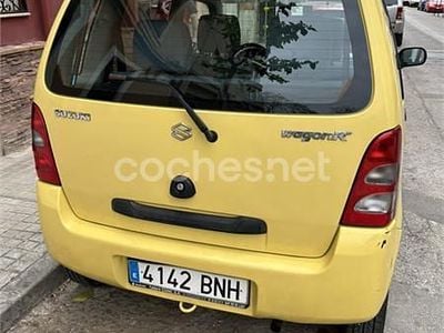 Amarillo Usado 2001 Suzuki Wagon R+ GL Monovolumen | 1749 €