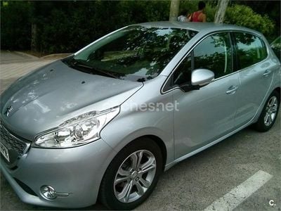 Usado Peugeot 208 Allure 92 CV (67 kW) 2013 Gris / plata Utilitario