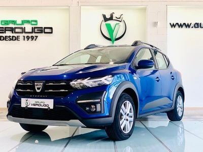 Usado Dacia Sandero Comfort 91 CV (66 kW) 2022 Azul Utilitario