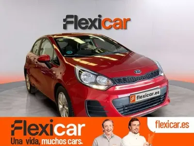 Usado Kia Rio 84 CV (61 kW) 2017 Rojo Utilitario