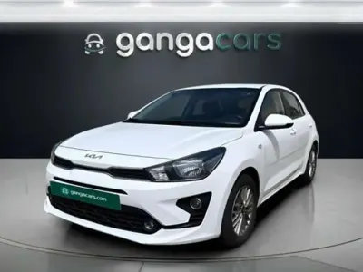 Usado Kia Rio 101 CV (74 kW) 2023 Blanco Berlina