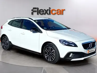 Usado Volvo V40 Momentum 150 CV (110 kW) 2017 Blanco Berlina