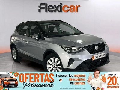 Usado Seat Arona Style 110 CV (80 kW) 2022 Gris SUV