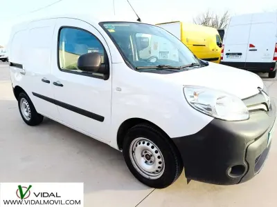 Usado Renault Kangoo 80 CV (58 kW) 2020 Blanco Monovolumen