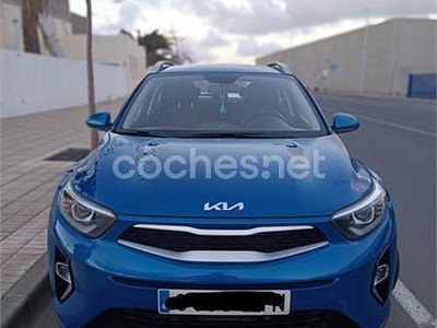 Usado Kia Stonic 84 CV (61 kW) 2022 Azul SUV