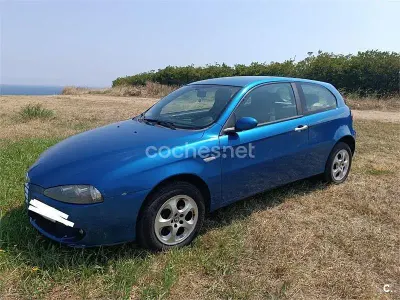 Usado Alfa Romeo 147 120 CV (88 kW) 2006 Azul Utilitario