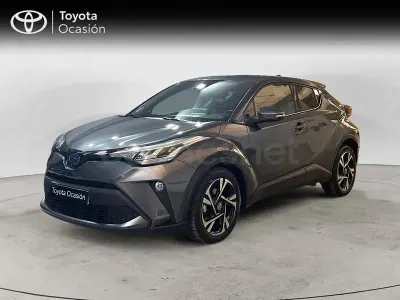 Usado Toyota C-HR Advance 122 CV (89 kW) 2022 Gris / plata SUV