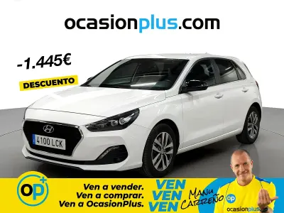 Usado Hyundai i30 120 CV (88 kW) 2019 Blanco Berlina