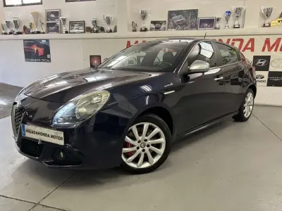 Usado Alfa Romeo Giulietta Distinctive 140 CV (102 kW) 2012 Azul Utilitario