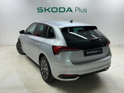Usado Skoda Scala Selection 115 CV (84 kW) 2025 Gris plata Utilitario