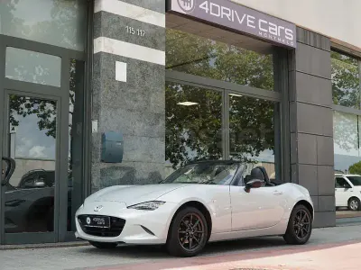 Usado Mazda MX5 Luxury 131 CV (96 kW) 2015 Blanco Descapotable