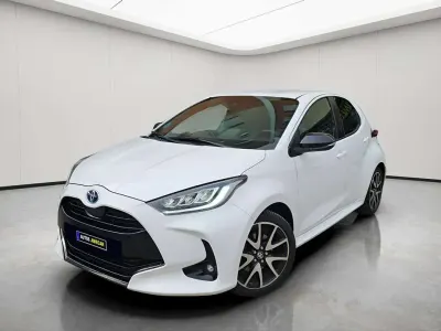Usado Toyota Yaris Plus 116 CV (85 kW) 2021 Blanco Utilitario