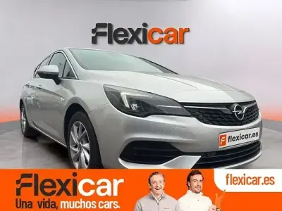 Usado Opel Astra Elegance 145 CV (106 kW) 2020 Gris Berlina