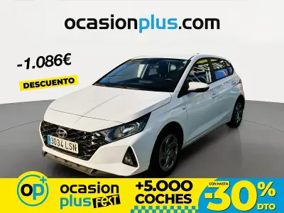Usado Hyundai i20 100 CV (73 kW) 2021 Blanco Utilitario