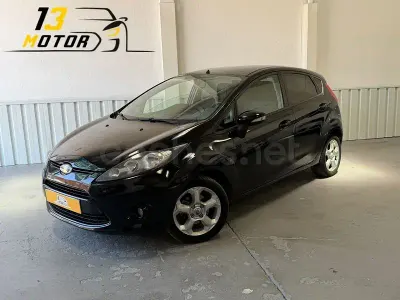 Usado Ford Fiesta Trend 96 CV (70 kW) 2009 Negro Berlina