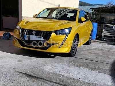 Usado Peugeot 208 Allure 100 CV (73 kW) 2020 Amarillo Utilitario