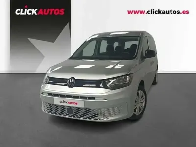 Usado VW Caddy 102 CV (75 kW) 2024 Plateado Monovolumen
