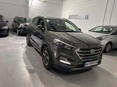 Usado Hyundai Tucson Style 184 CV (135 kW) 2016 Gris / plata SUV