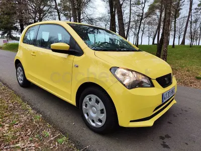 Usado Seat Mii Style 75 CV (55 kW) 2012 Amarillo Utilitario