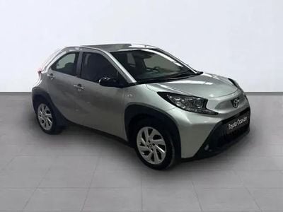 Begagnad Toyota Aygo X-play 69 HK (50 kW) 2024 Grå