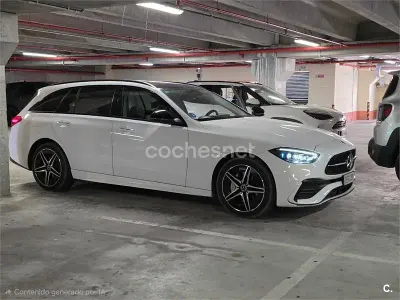 Usado Mercedes E300 320 CV (235 kW) 2022 Blanco Familiar