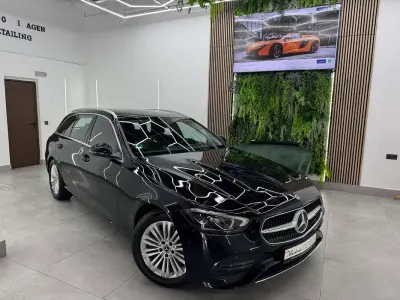 Usado Mercedes C200 162 CV (119 kW) 2025 Negro Familiar