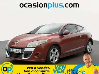 Begagnad Renault Mégane III Dynamique 106 HK (77 kW) 2009 Orange Sportkupé