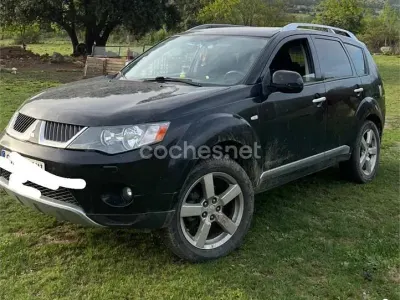 Usado Mitsubishi Outlander Plus 170 CV (125 kW) 2008 Negro SUV