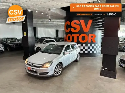 Usado Opel Astra GTC Enjoy 100 CV (73 kW) 2005 Gris / plata Berlina