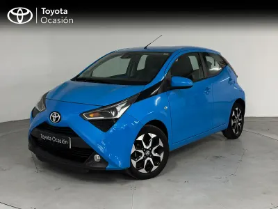 Używany Toyota Aygo X-play 72 KM (52 kW) 2019 Niebieski Hatchback